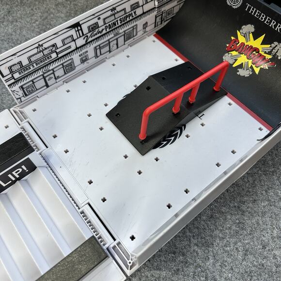 Tech Deck Transforming Skate Park W/ Parts & (2) Boards Lot Bundle - Picture 6 of 8